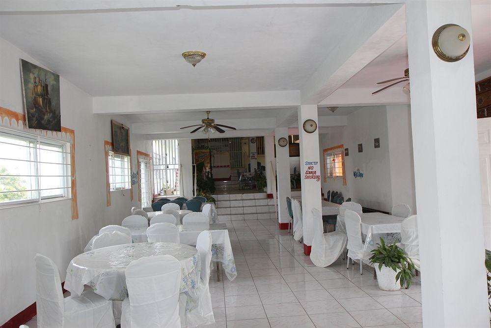 Executive Shaw Park Guest House Ocho Rios Exteriér fotografie