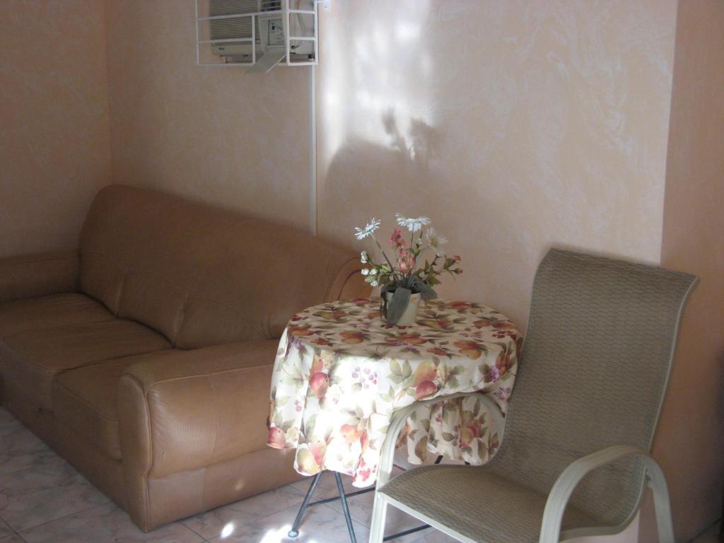 Executive Shaw Park Guest House Ocho Rios Pokoj fotografie